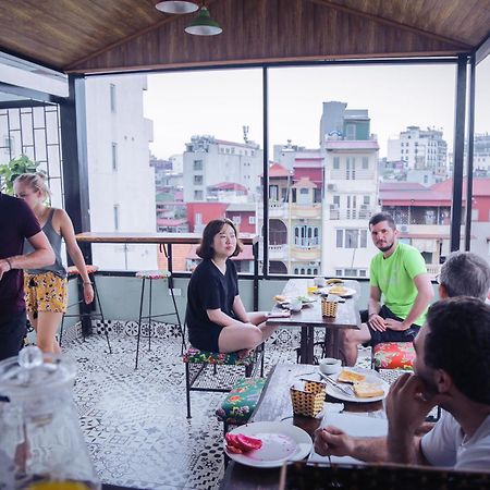 Halley Hostel Hanoi Bagian luar foto