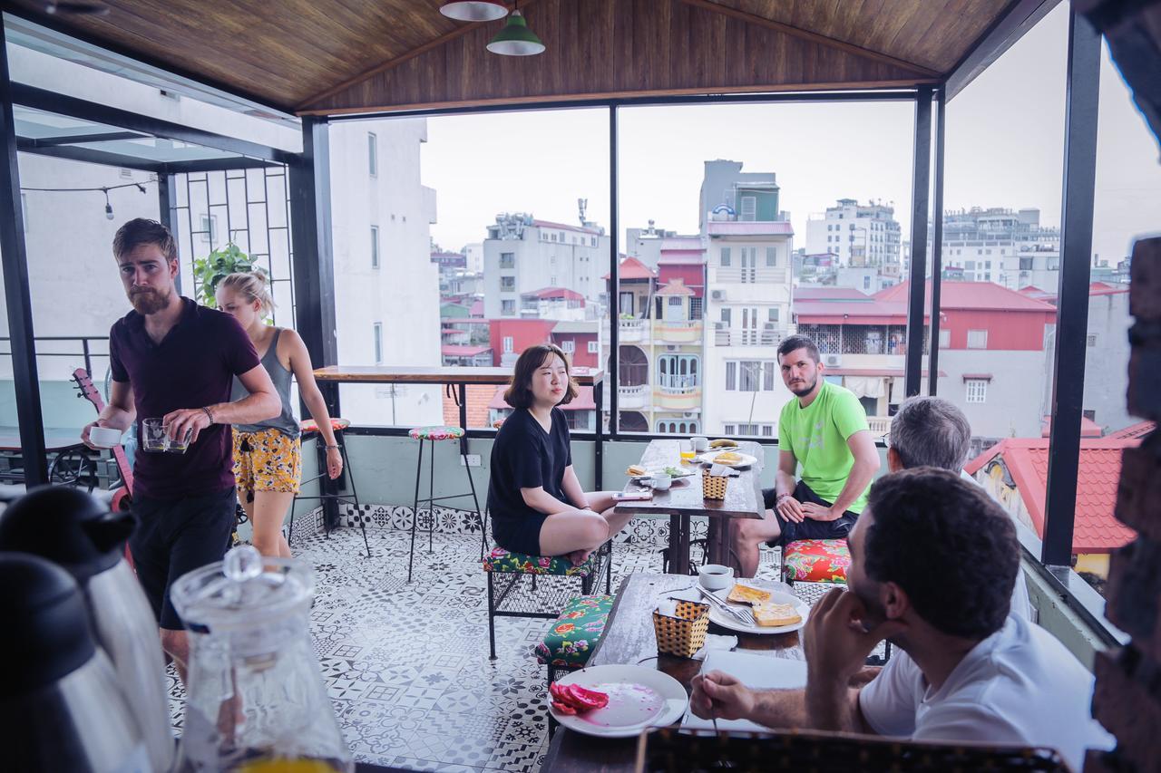 Halley Hostel Hanoi Bagian luar foto