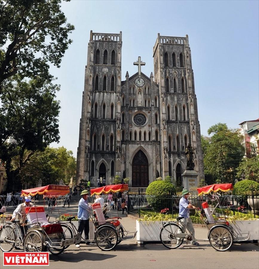 Halley Hostel Hanoi Bagian luar foto